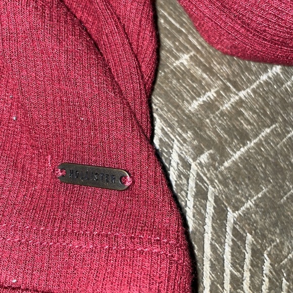 Hollister shirt - Picture 2 of 4